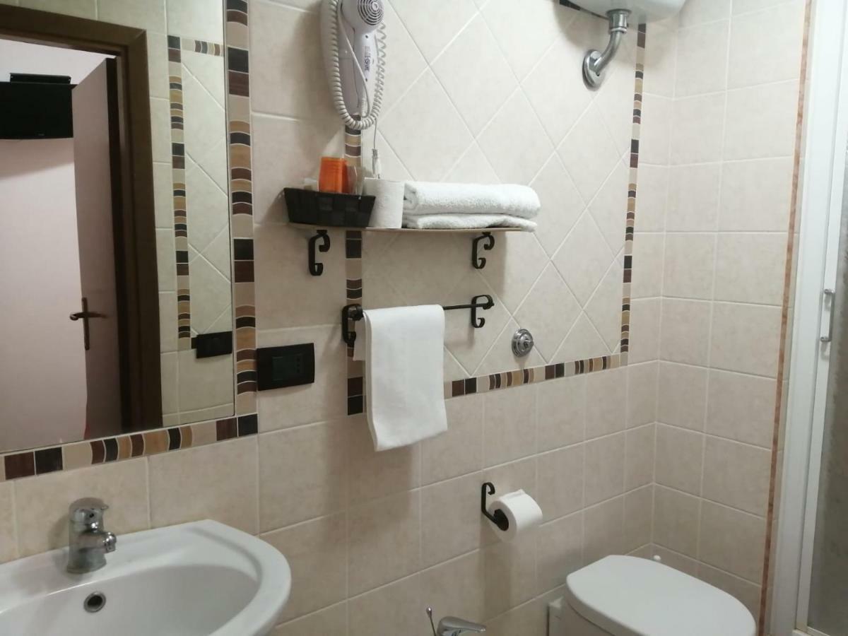 Albergo Ollolai شيفيتافيكْيا المظهر الخارجي الصورة